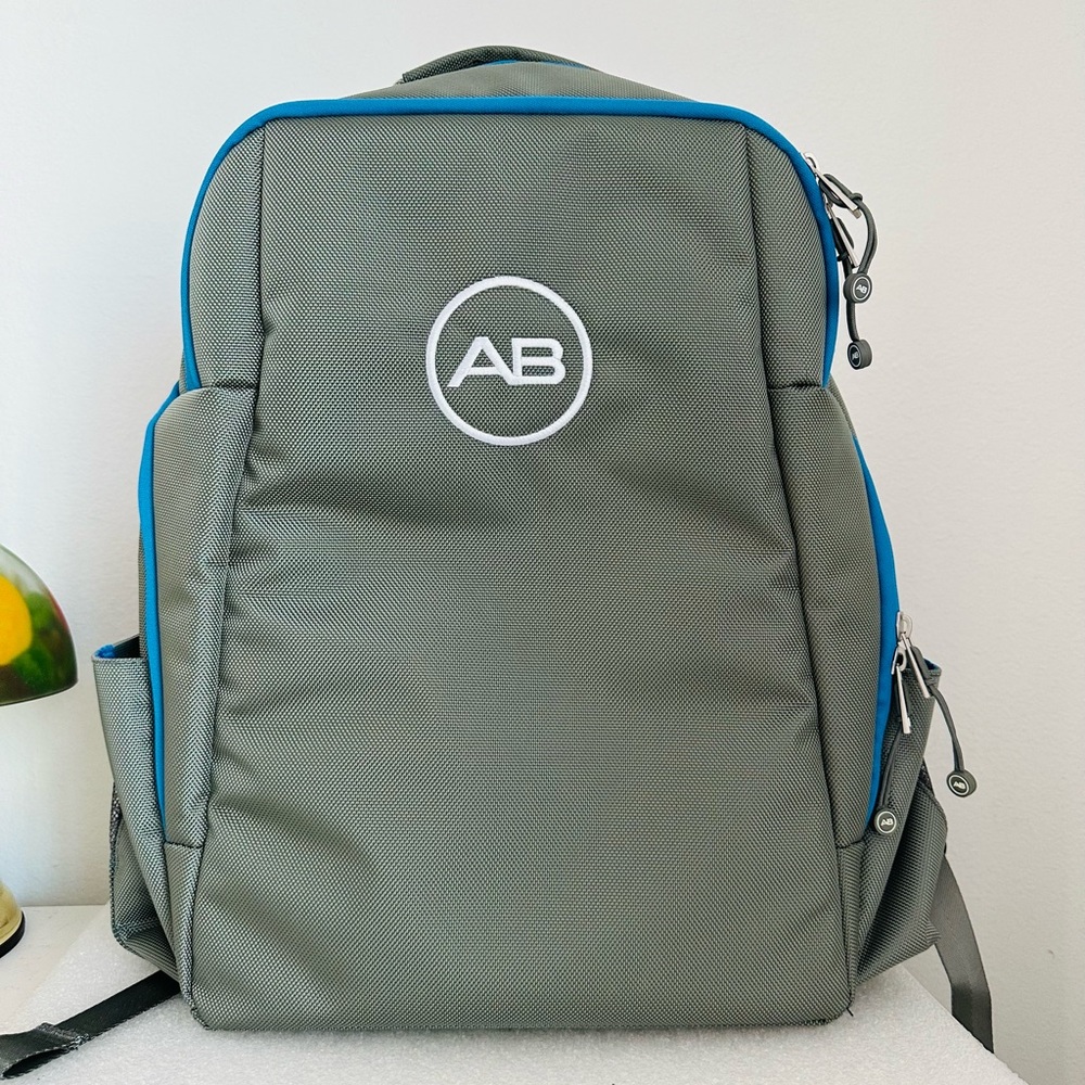 NWOT Advanced Bionics CI Unisex light oliveLogo Shoulder Backpack Naida M90